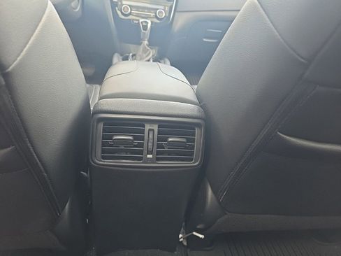 Used 2019 Nissan Rogue SL w/ Premium Package image 14