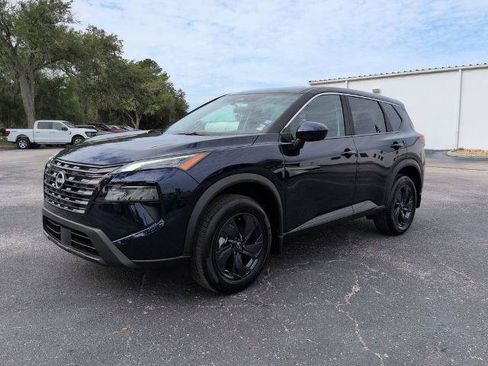 Certified 2026 Nissan Rogue SV FWD image 8