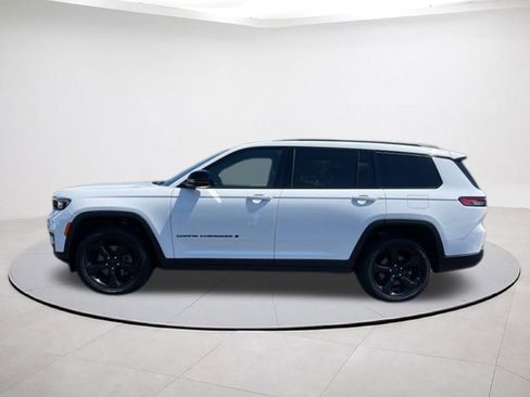 Certified 2023 Jeep Grand Cherokee L Laredo AWD/4WD image 4