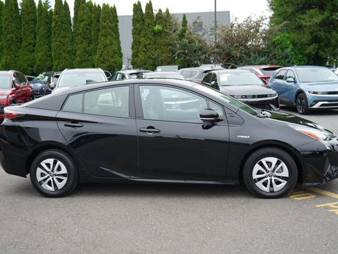 Used 2016 Toyota Prius Four w/ Advanced Technology Package FWD image 5