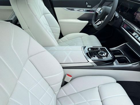 New 2026 BMW 740i w/ Premium Package RWD image 31