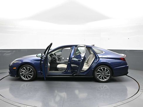 Certified 2022 Hyundai Sonata Limited FWD image 44