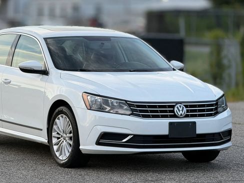 Used 2017 Volkswagen Passat 1.8T SE FWD image 15