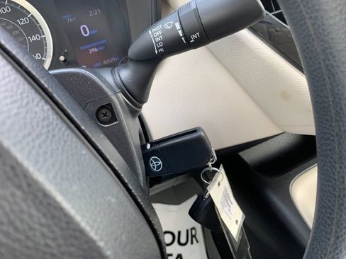 Used 2021 Toyota Corolla LE w/ Carpet Mat Package (TMS) FWD image 24