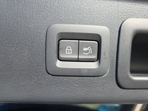 Used 2022 MAZDA CX-30 AWD 2.5 S w/ Premium Package image 17