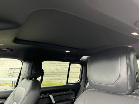 Used 2021 Land Rover Defender 110 X-Dynamic HSE image 19