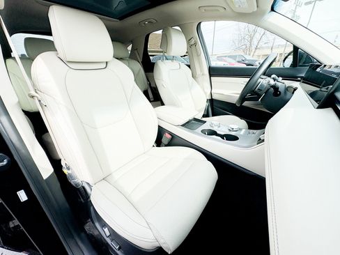 Used 2026 Genesis GV70 2.5T Select image 27