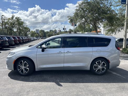 New 2026 Chrysler Pacifica Pinnacle image 4