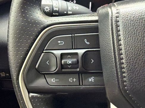Used 2026 Toyota Tundra SR5 w/ SR5 Convenience Package AWD/4WD image 17