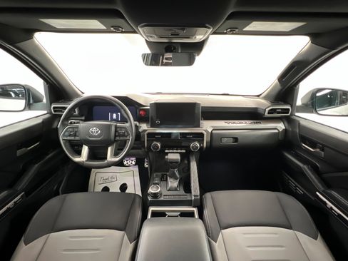 Used 2024 Toyota Tacoma TRD Sport image 9