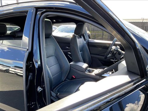 Used 2024 Jaguar E-PACE R-Dynamic SE image 9