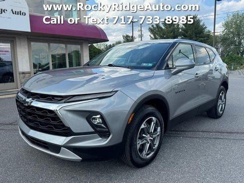 Used 2023 Chevrolet Blazer LT AWD/4WD image 2