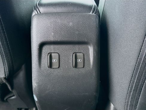 Used 2022 Nissan Kicks SR w/ Interior Electronics Package FWD image 16