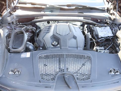 Certified 2026 Porsche Macan AWD/4WD image 29