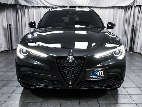 Used 2023 Alfa Romeo Stelvio Veloce image 2