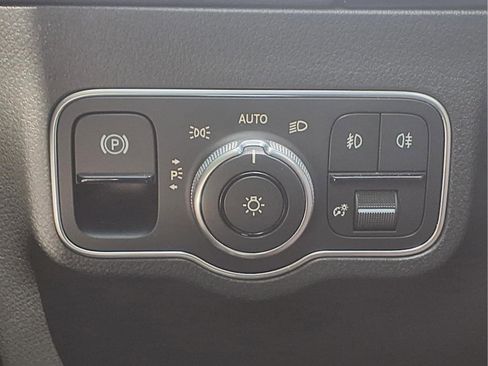 Certified 2022 Mercedes-Benz GLA 250 4MATIC image 21