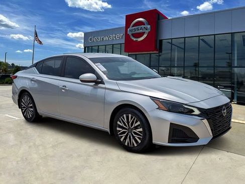 Used 2023 Nissan Altima 2.5 SV FWD image 1