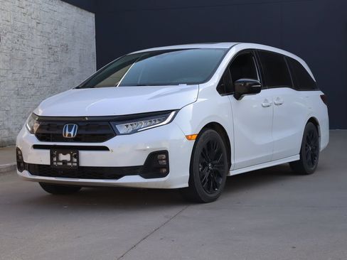 Used 2025 Honda Odyssey Sport-L image 2