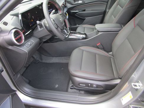 New 2026 Chevrolet Trax RS w/ Driver Confidence Package FWD image 18