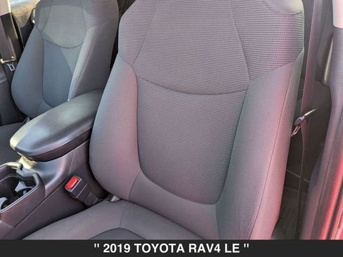 Used 2019 Toyota RAV4 LE image 14