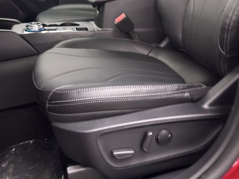 New 2025 Ford Escape SE w/ PHEV Premium Package image 15