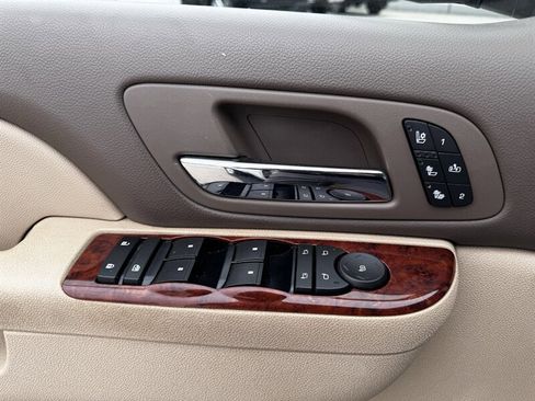 Used 2011 Chevrolet Tahoe LTZ image 37