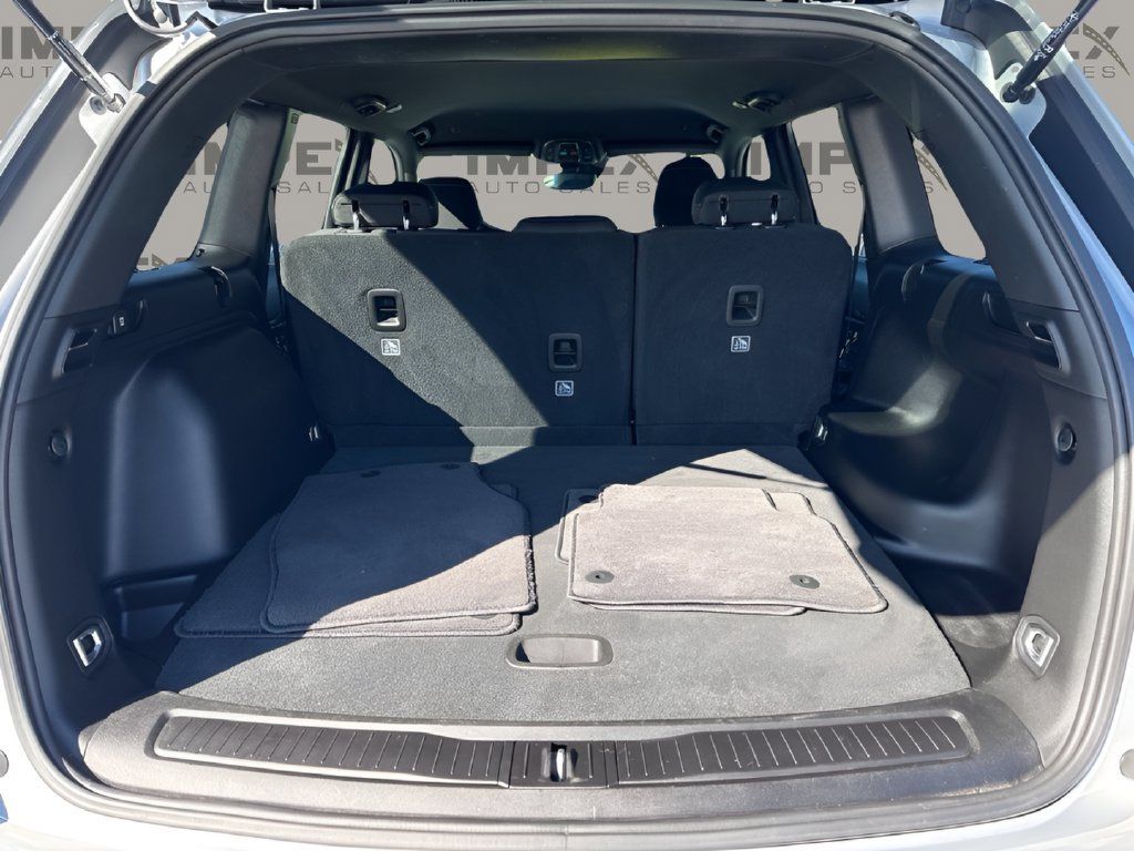 Used 2024 Jeep Grand Cherokee Laredo RWD image 25