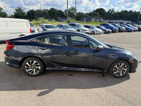 Used 2018 Honda Civic EX image 6