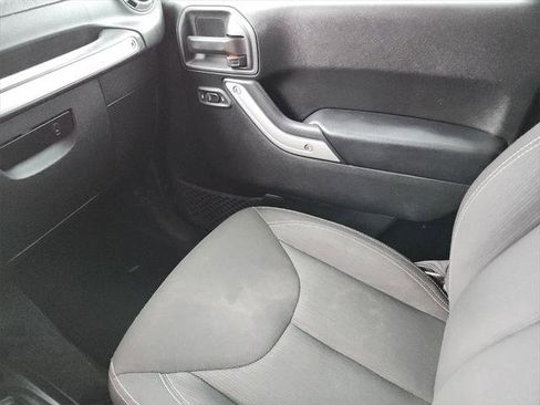 Certified 2017 Jeep Wrangler Sahara w/ Connectivity Group image 16