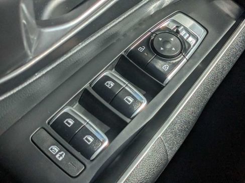 Used 2025 Kia Sorento S FWD image 21