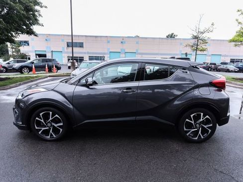 Used 2019 Toyota C-HR Limited FWD image 12