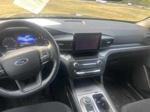 Used 2020 Ford Explorer XLT image 11