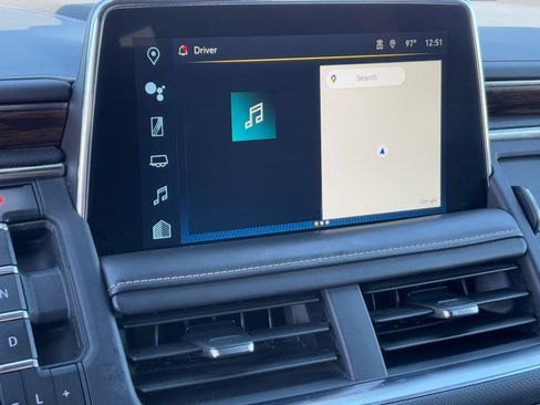 Used 2023 Chevrolet Suburban Premier image 22