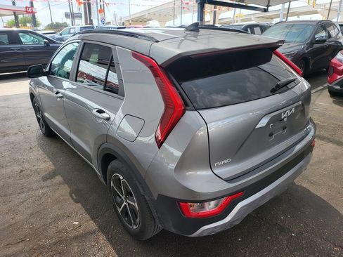 Used 2025 Kia Niro LX FWD image 9