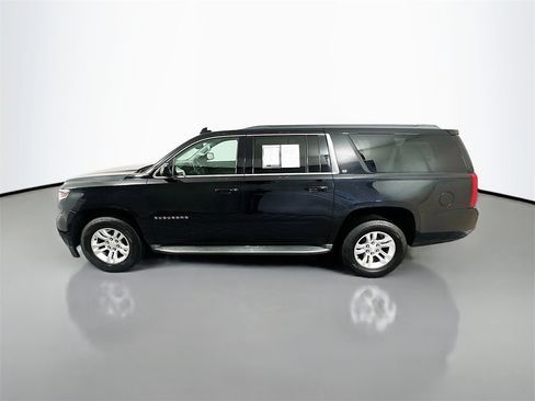 Used 2015 Chevrolet Suburban LT w/ Luxury Package image 4