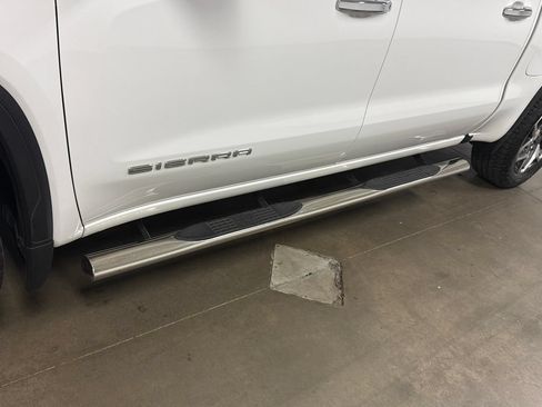 Used 2023 GMC Sierra 1500 SLT AWD/4WD image 12