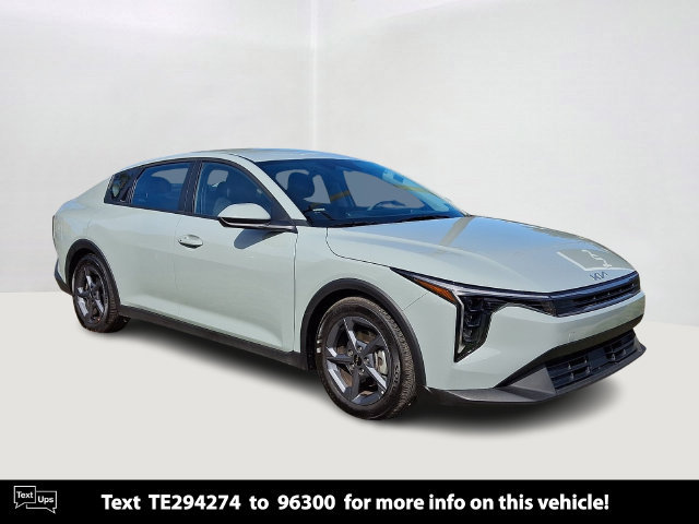 Certified 2026 Kia K4 FWD image 1