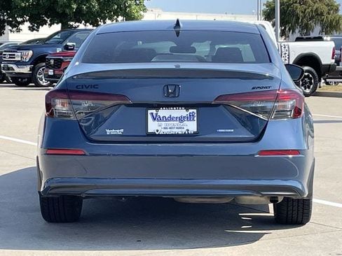 Used 2025 Honda Civic Sport image 5