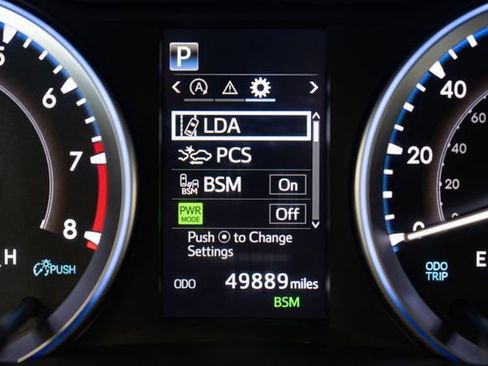 Used 2019 Toyota Highlander XLE AWD/4WD image 18