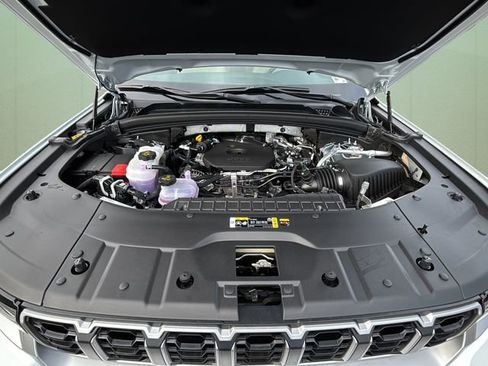 New 2026 Jeep Grand Cherokee L Limited image 12