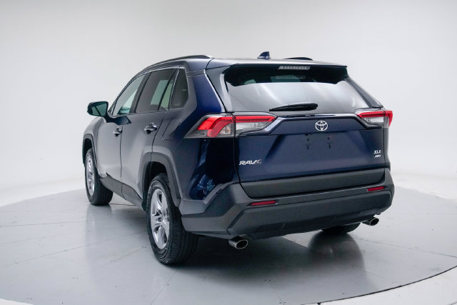 Used 2025 Toyota RAV4 XLE AWD/4WD image 2