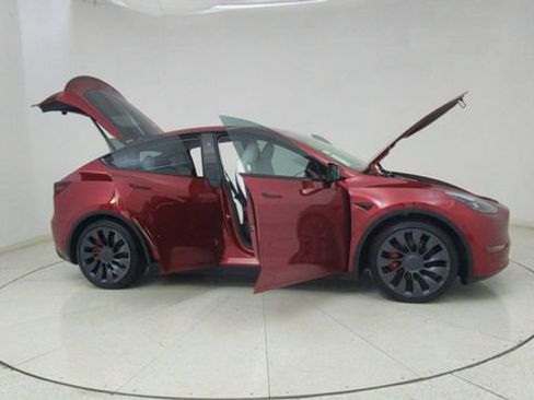 Used 2025 Tesla Model Y Performance image 70
