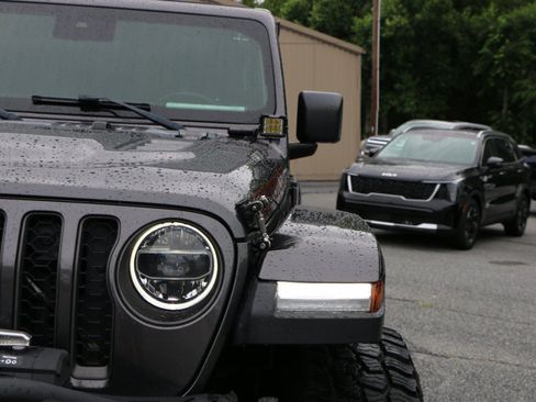 Used 2021 Jeep Wrangler Unlimited Rubicon AWD/4WD image 12