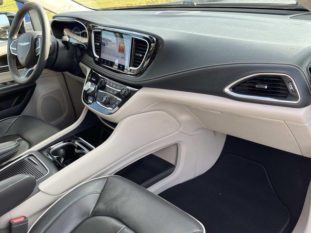 Used 2023 Chrysler Pacifica Limited FWD image 23