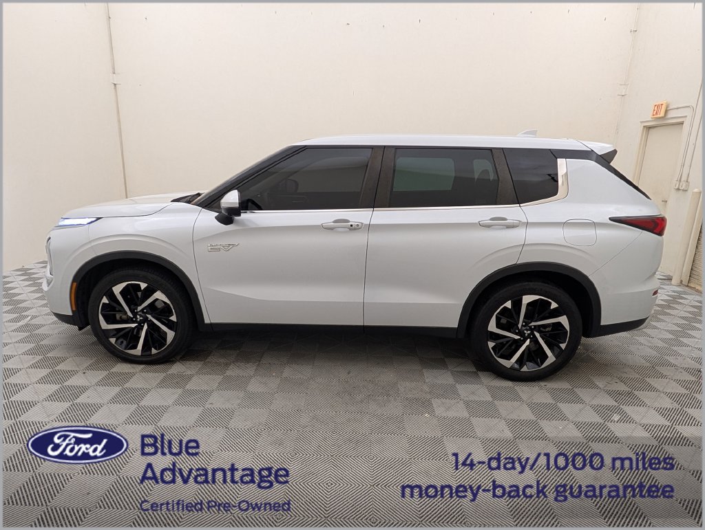 Used 2023 Mitsubishi Outlander 4WD Plug-In Hybrid image 9