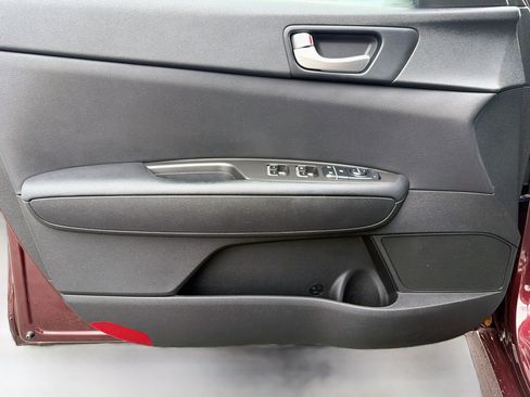Used 2018 Kia Optima LX FWD image 19