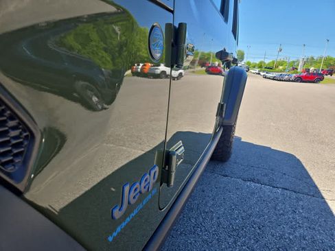 Used 2023 Jeep Wrangler Unlimited w/ Sun & Screen Package AWD/4WD image 16