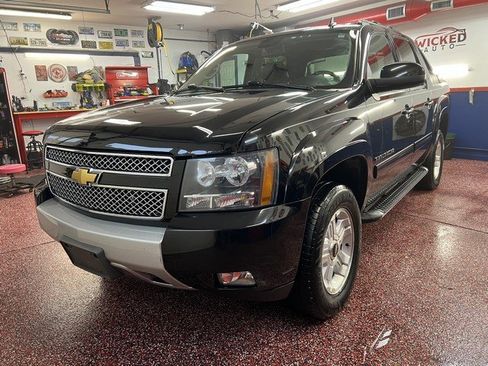 Used 2012 Chevrolet Avalanche LT w/ Suspension Package, Off-Road image 1