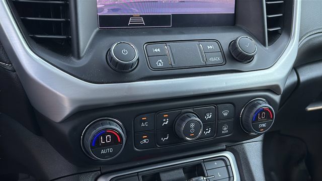 Used 2023 GMC Acadia SLE w/ Driver Convenience Package AWD/4WD image 29