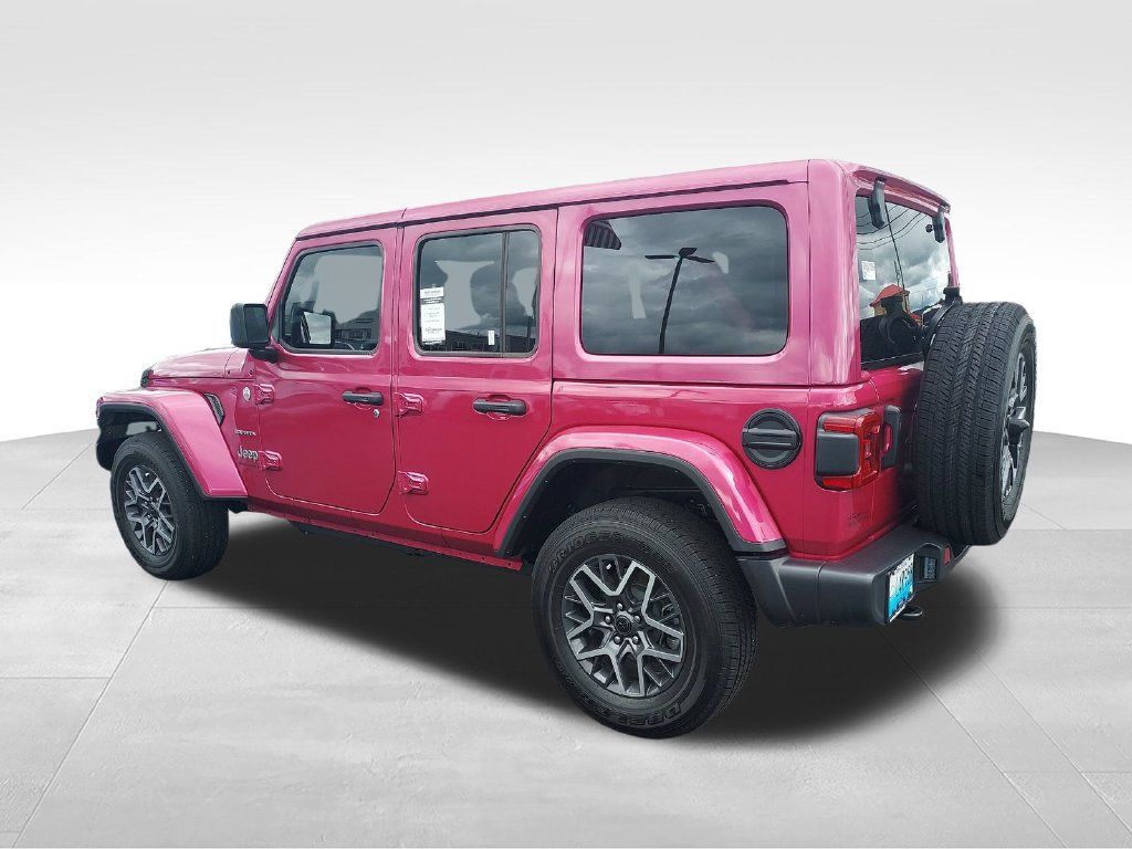 Used 2024 Jeep Wrangler Unlimited Sahara AWD/4WD image 3